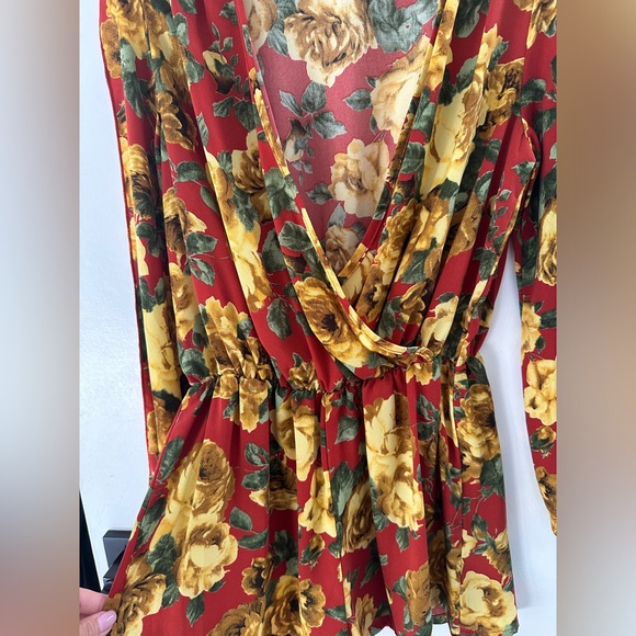 Floral Romper - Picture 4 of 5